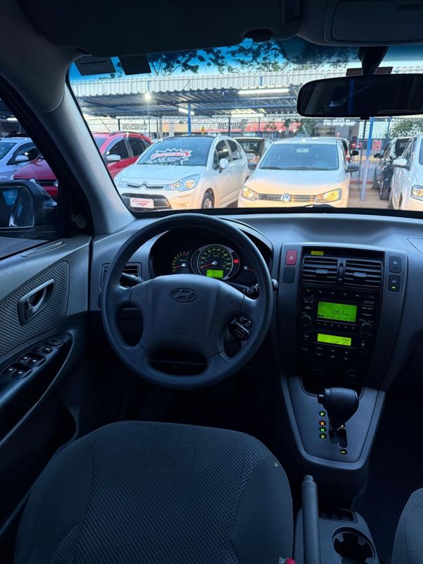 Hyundai TUCSON GLS 2.0 2012 FERREIRA VEÍCULOS VENÂNCIO AIRES / Carros no Vale