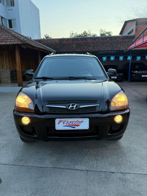Hyundai TUCSON GLS 2.0 2012 FERREIRA VEÍCULOS VENÂNCIO AIRES / Carros no Vale