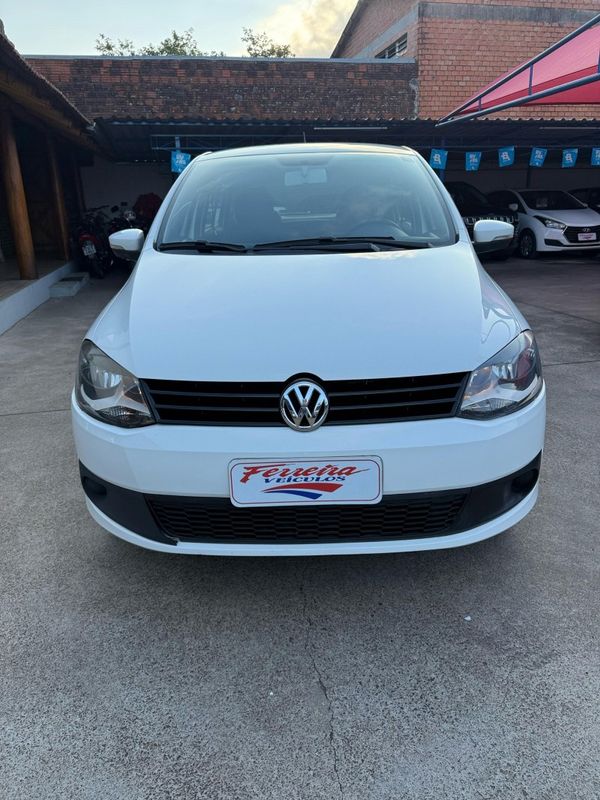 Volkswagen FOX TREND 1.6 8V 2013 FERREIRA VEÍCULOS VENÂNCIO AIRES / Carros no Vale