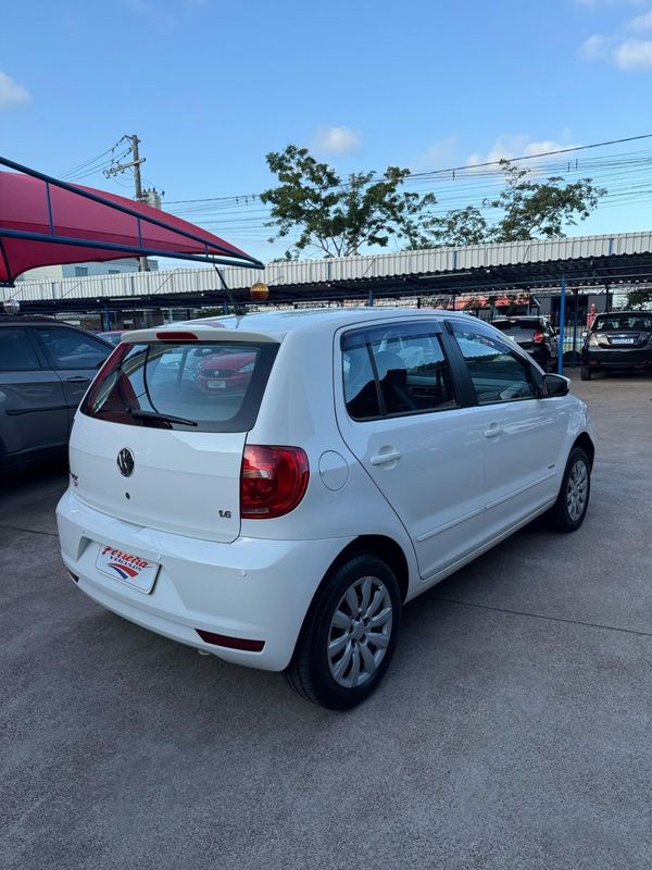 Volkswagen FOX TREND 1.6 8V 2013 FERREIRA VEÍCULOS VENÂNCIO AIRES / Carros no Vale