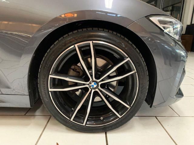 BMW 320I 2.0 16V TURBO FLEX M SPORT AUTOMÁTICO 2022/2022 FÁBIO BERNARDES PORTO ALEGRE / Carros no Vale