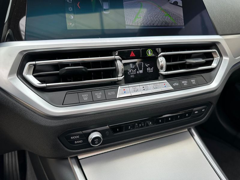 BMW 330i Sport 2.0 TB 16V 4p 2019/2020 CONCEPT MOTORS PASSO FUNDO / Carros no Vale