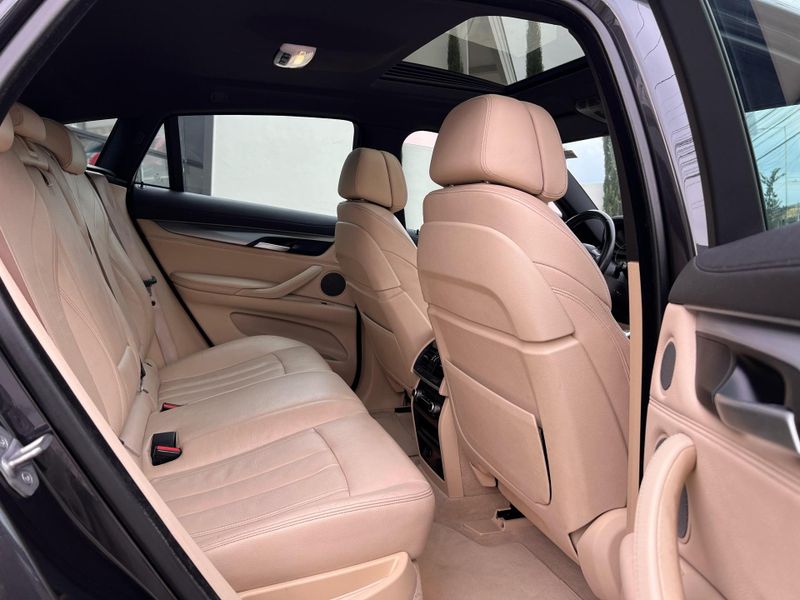 BMW X6 XDRIVE 35i 3.0 306cv Bi-Turbo 2018/2019 CONCEPT MOTORS PASSO FUNDO / Carros no Vale