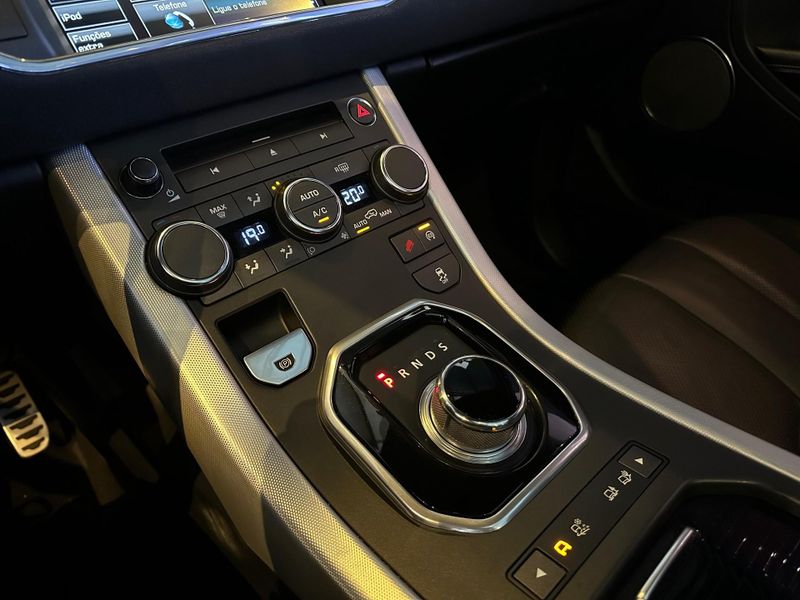 Land Rover Range Rover Evoque Range R.EVOQUE Dynamic 2.0 Aut 5p 2014/2015 CONCEPT MOTORS PASSO FUNDO / Carros no Vale