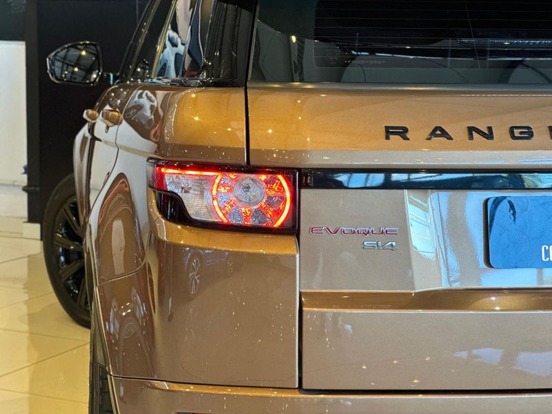Land Rover Range Rover Evoque Range R.EVOQUE Dynamic 2.0 Aut 5p 2014/2015 CONCEPT MOTORS PASSO FUNDO / Carros no Vale
