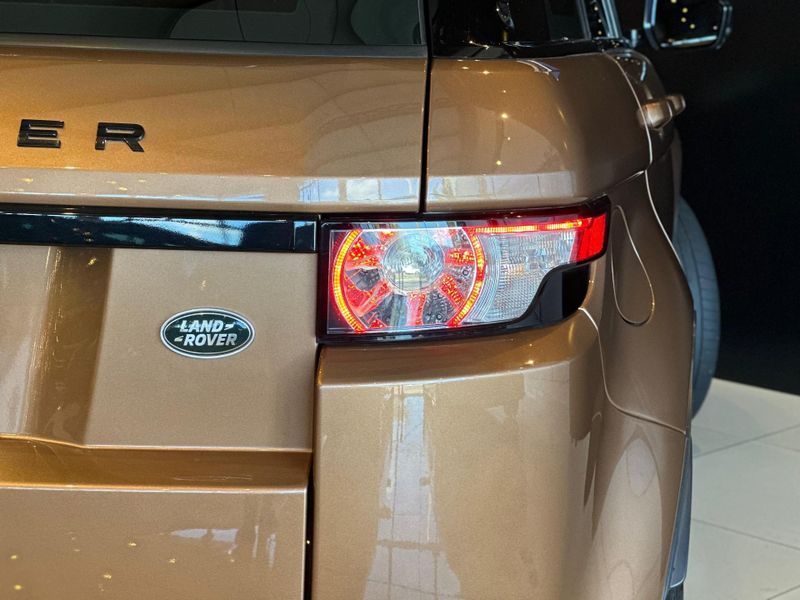 Land Rover Range Rover Evoque Range R.EVOQUE Dynamic 2.0 Aut 5p 2014/2015 CONCEPT MOTORS PASSO FUNDO / Carros no Vale