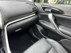 Mitsubishi Eclipse Cross HPE-S 1.5 16V 165cv Aut. 2019/2020 CONCEPT MOTORS PASSO FUNDO / Carros no Vale
