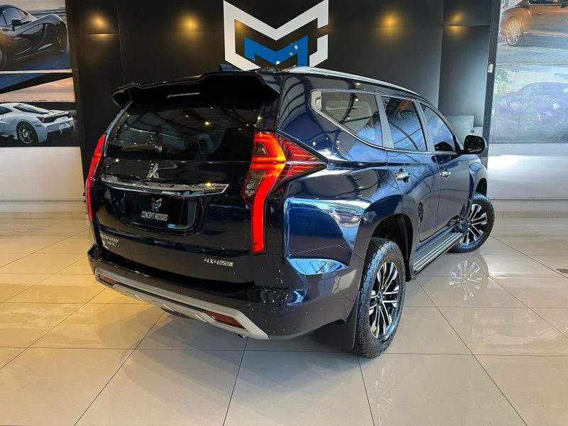 Mitsubishi Pajero Sport HPE-S 2.4 4×4 Diesel Aut. 2021/2022 CONCEPT MOTORS PASSO FUNDO / Carros no Vale