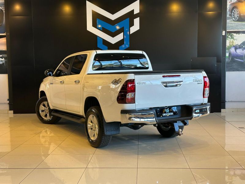 Toyota Hilux CD SRV 4×4 2.8 TDI Diesel Aut. 2016/2016 CONCEPT MOTORS PASSO FUNDO / Carros no Vale