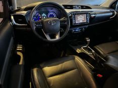 Toyota Hilux CD SRV 4×4 2.8 TDI Diesel Aut. 2016/2016 CONCEPT MOTORS PASSO FUNDO / Carros no Vale