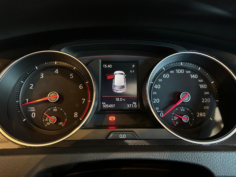Volkswagen Golf GTi 2.0 TSI 220cv Aut. 2016/2017 CONCEPT MOTORS PASSO FUNDO / Carros no Vale