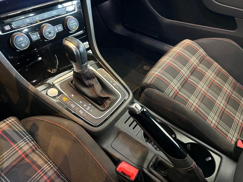 Volkswagen Golf GTi 350 TSI 2.0 230cv 16V Aut. 2019/2019 CONCEPT MOTORS PASSO FUNDO / Carros no Vale