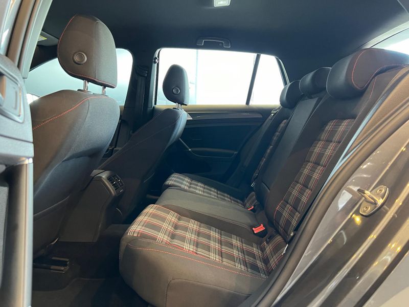 Volkswagen Golf GTi 350 TSI 2.0 230cv 16V Aut. 2019/2019 CONCEPT MOTORS PASSO FUNDO / Carros no Vale