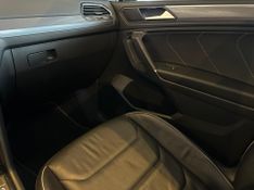 Volkswagen Tiguan Allspac R-Line 350 TSI 2.0 4×4 2019/2019 CONCEPT MOTORS PASSO FUNDO / Carros no Vale