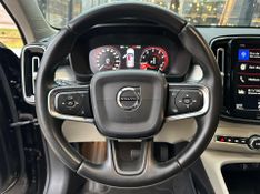 Volvo XC40 T-4 MOMENTUM 2.0 190cv FWD 2020/2020 CONCEPT MOTORS PASSO FUNDO / Carros no Vale