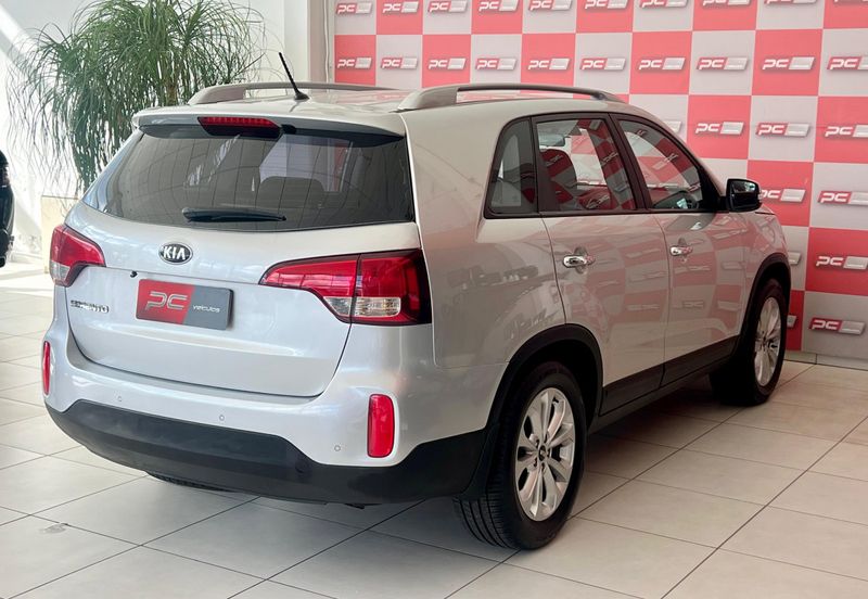 KIA Sorento 2.4 16V 4×2 2014/2015 PC VEÍCULOS SANTA CRUZ DO SUL / Carros no Vale