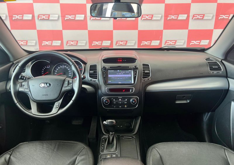 KIA Sorento 2.4 16V 4×2 2014/2015 PC VEÍCULOS SANTA CRUZ DO SUL / Carros no Vale