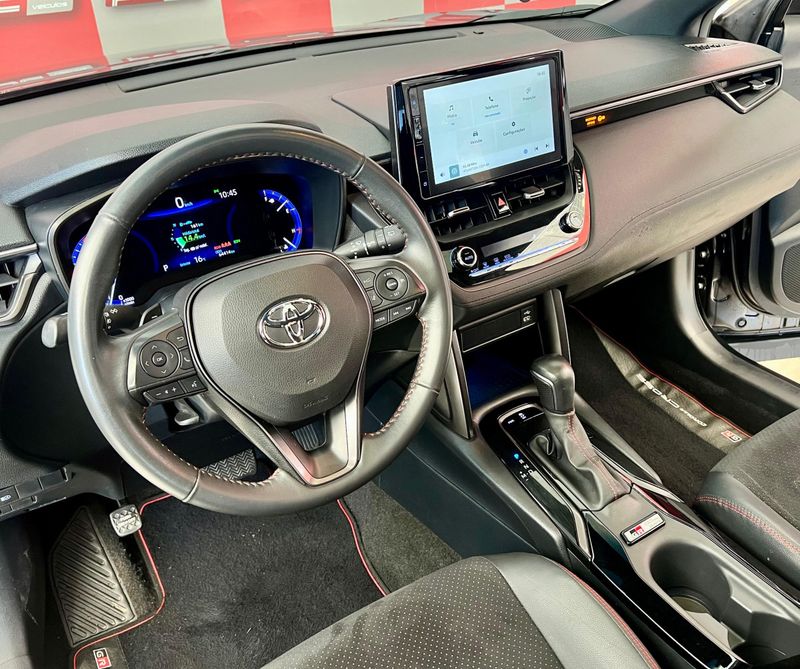 Toyota Corolla Cross GR-S 2.0 16V 2023/2024 PC VEÍCULOS SANTA CRUZ DO SUL / Carros no Vale