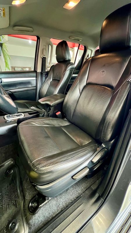 Toyota Hilux CD SR 4×4 2.8 TDI 2020/2020 PC VEÍCULOS SANTA CRUZ DO SUL / Carros no Vale