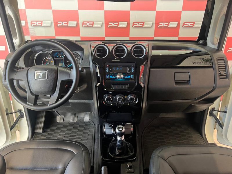 Troller T-4 4×4 3.2 20V Tdi Cap Rígida 2017/2018 PC VEÍCULOS SANTA CRUZ DO SUL / Carros no Vale