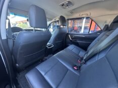 TOYOTA HILUX SW4 2.8 SRX 4X4 2023/2024 MENEGHINI VEÍCULOS ARROIO DO MEIO / Carros no Vale