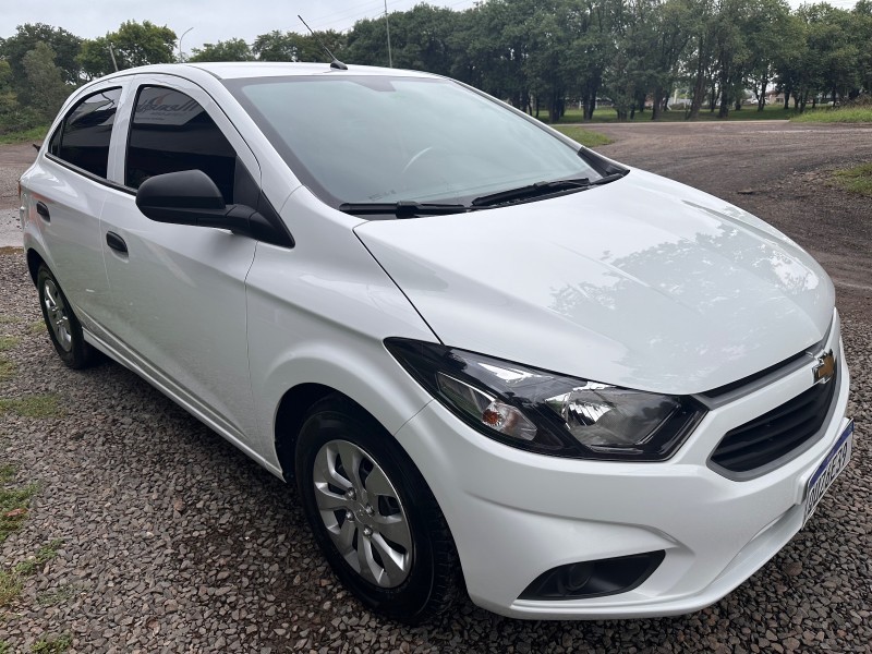 CHEVROLET ONIX 1.0 JOY 8V FLEX 4P MANUAL 2020/2020 MENEGHINI VEÍCULOS ARROIO DO MEIO / Carros no Vale