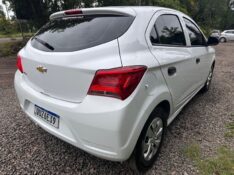 CHEVROLET ONIX 1.0 JOY 8V FLEX 4P MANUAL 2020/2020 MENEGHINI VEÍCULOS ARROIO DO MEIO / Carros no Vale