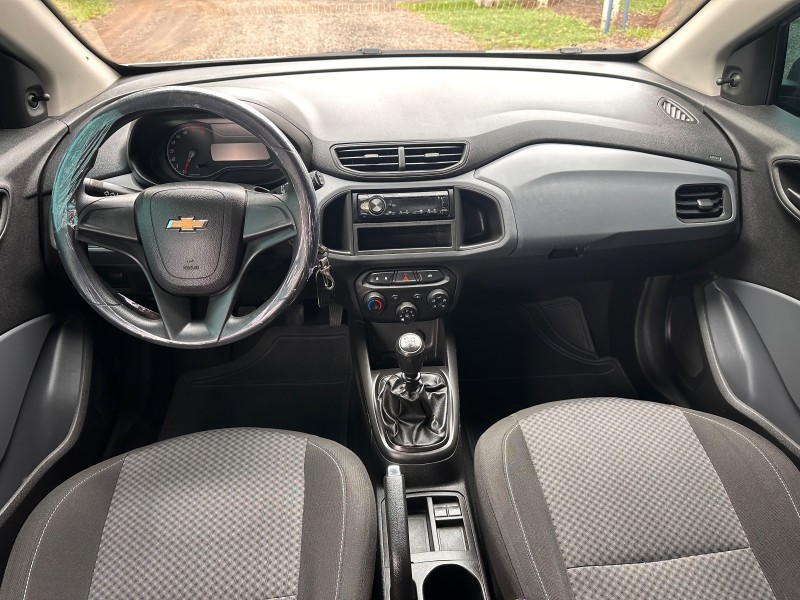 CHEVROLET ONIX 1.0 JOY 8V FLEX 4P MANUAL 2020/2020 MENEGHINI VEÍCULOS ARROIO DO MEIO / Carros no Vale