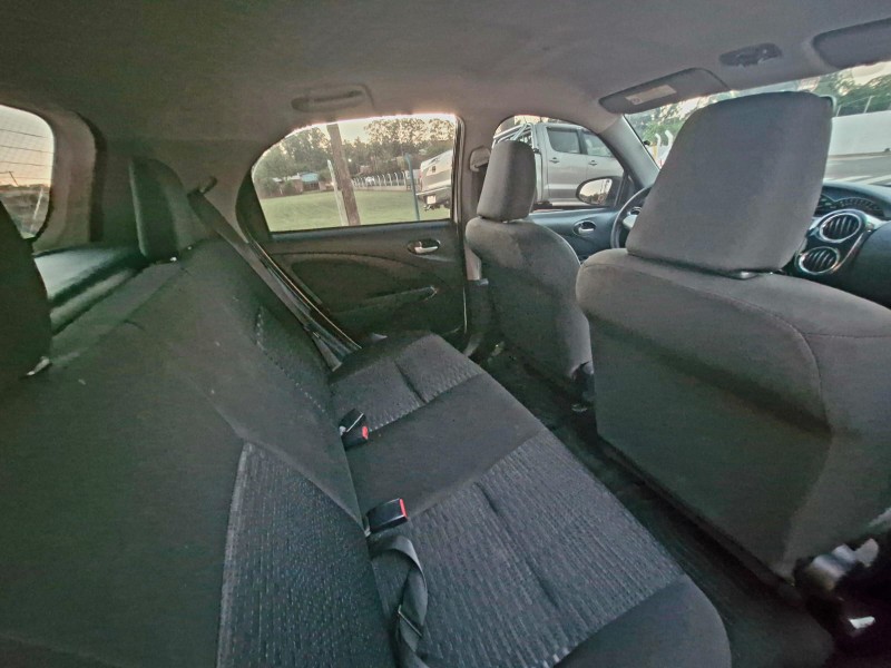 TOYOTA ETIOS XS 1.5 2014/2014 CRUZEIRO MULTIMARCAS CRUZEIRO DO SUL / Carros no Vale