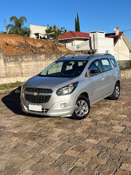 CHEVROLET SPIN 1.8 ADVANTAGE 8V FLEX 4P AUTOMÁTICO 2017/2018 BOSCO AUTOMÓVEIS GUAPORÉ / Carros no Vale