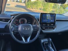 TOYOTA COROLLA 2.0 XEI 16V FLEX 4P AUTOMÁTICO 2022/2023 BOSCO AUTOMÓVEIS GUAPORÉ / Carros no Vale