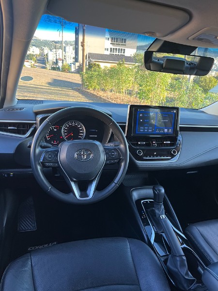 TOYOTA COROLLA 2.0 XEI 16V FLEX 4P AUTOMÁTICO 2022/2023 BOSCO AUTOMÓVEIS GUAPORÉ / Carros no Vale