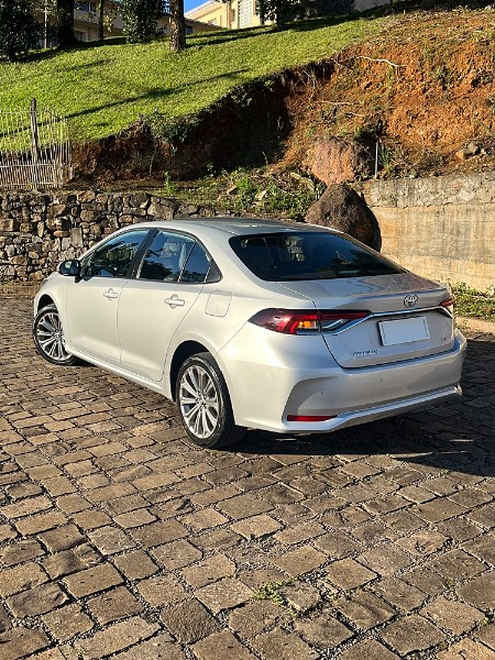 TOYOTA COROLLA 2.0 XEI 16V FLEX 4P AUTOMÁTICO 2022/2023 BOSCO AUTOMÓVEIS GUAPORÉ / Carros no Vale