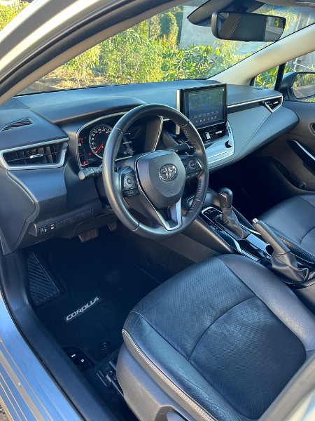 TOYOTA COROLLA 2.0 XEI 16V FLEX 4P AUTOMÁTICO 2022/2023 BOSCO AUTOMÓVEIS GUAPORÉ / Carros no Vale