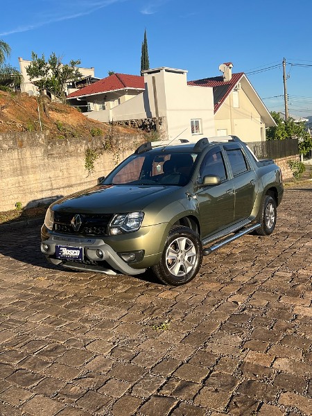 RENAULT OROCH DYNAMIQUE 1.6 MT 2015/2016 BOSCO AUTOMÓVEIS GUAPORÉ / Carros no Vale