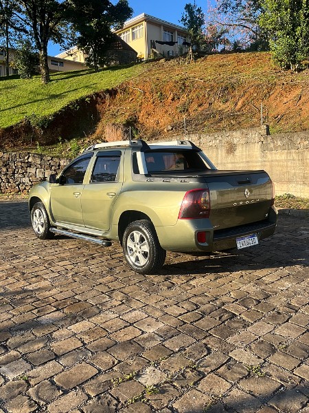 RENAULT OROCH DYNAMIQUE 1.6 MT 2015/2016 BOSCO AUTOMÓVEIS GUAPORÉ / Carros no Vale