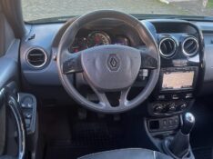 RENAULT OROCH DYNAMIQUE 1.6 MT 2015/2016 BOSCO AUTOMÓVEIS GUAPORÉ / Carros no Vale