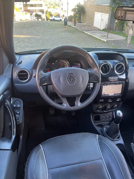 RENAULT OROCH DYNAMIQUE 1.6 MT 2015/2016 BOSCO AUTOMÓVEIS GUAPORÉ / Carros no Vale
