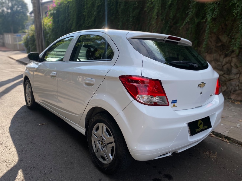 CHEVROLET ONIX JOY 1.0 2016/2017 ESTAÇÃO DO CARRO ESTRELA / Carros no Vale