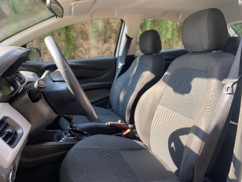 CHEVROLET ONIX JOY 1.0 2016/2017 ESTAÇÃO DO CARRO ESTRELA / Carros no Vale