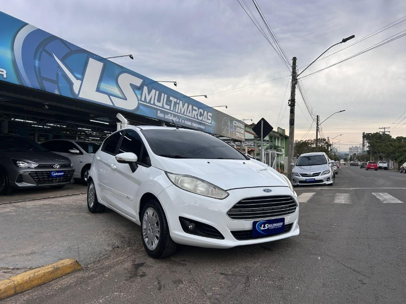FORD FIESTA 1.5 16V FLEX MEC. 5P 2015/2015 LS MULTIMARCAS VENÂNCIO AIRES / Carros no Vale
