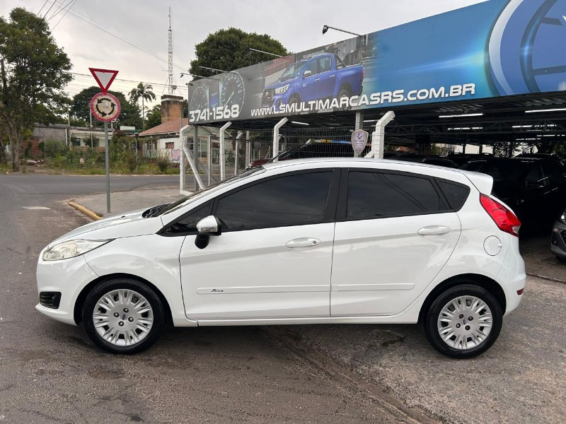 FORD FIESTA 1.5 16V FLEX MEC. 5P 2015/2015 LS MULTIMARCAS VENÂNCIO AIRES / Carros no Vale