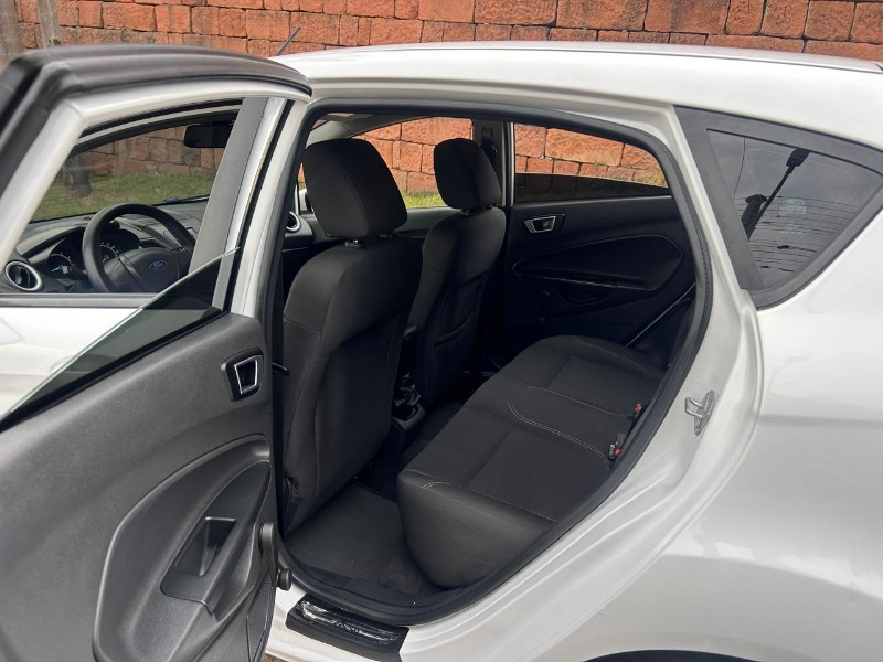FORD FIESTA 1.5 16V FLEX MEC. 5P 2015/2015 LS MULTIMARCAS VENÂNCIO AIRES / Carros no Vale