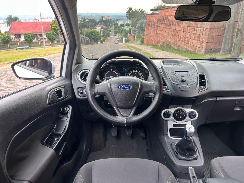 FORD FIESTA 1.5 16V FLEX MEC. 5P 2015/2015 LS MULTIMARCAS VENÂNCIO AIRES / Carros no Vale