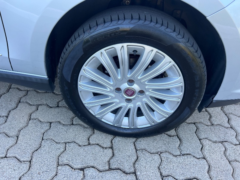 FIAT GRAND SIENA 1.6 MPI ESSENCE - 2014