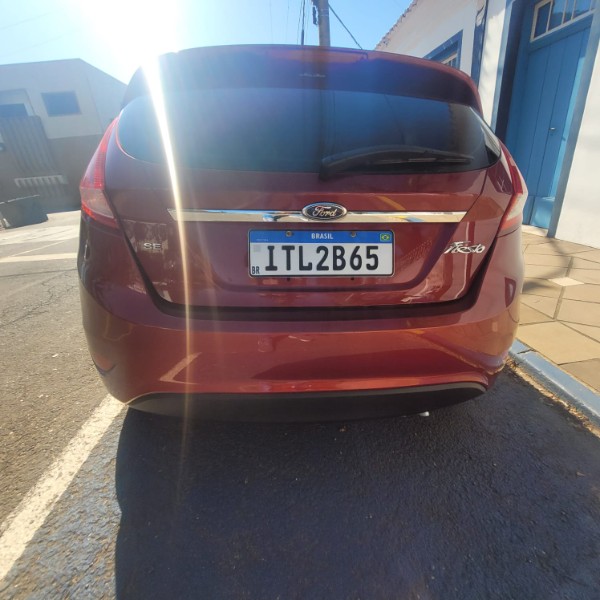 FORD FIESTA 1.6 SE HATCH 16V FLEX 4P MANUAL 2012/2013 ADRIANO VEÍCULOS CRUZEIRO DO SUL / Carros no Vale