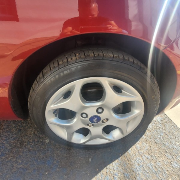 FORD FIESTA 1.6 SE HATCH 16V FLEX 4P MANUAL 2012/2013 ADRIANO VEÍCULOS CRUZEIRO DO SUL / Carros no Vale