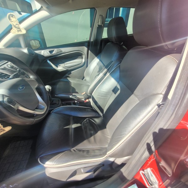 FORD FIESTA 1.6 SE HATCH 16V FLEX 4P MANUAL 2012/2013 ADRIANO VEÍCULOS CRUZEIRO DO SUL / Carros no Vale