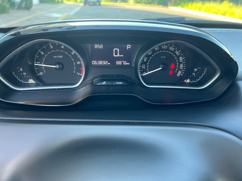 PEUGEOT 2008 1.6 16V FLEX GRIFFE 4P AUTOMÁTICO 2018/2018 ELY AUTOMÓVEIS LAJEADO / Carros no Vale
