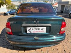 CHEVROLET CORSA SEDAN 1.0 MPFI 8V 71CV 4P 2001/2001 COMPLETO VEÍCULOS GUAPORÉ / Carros no Vale